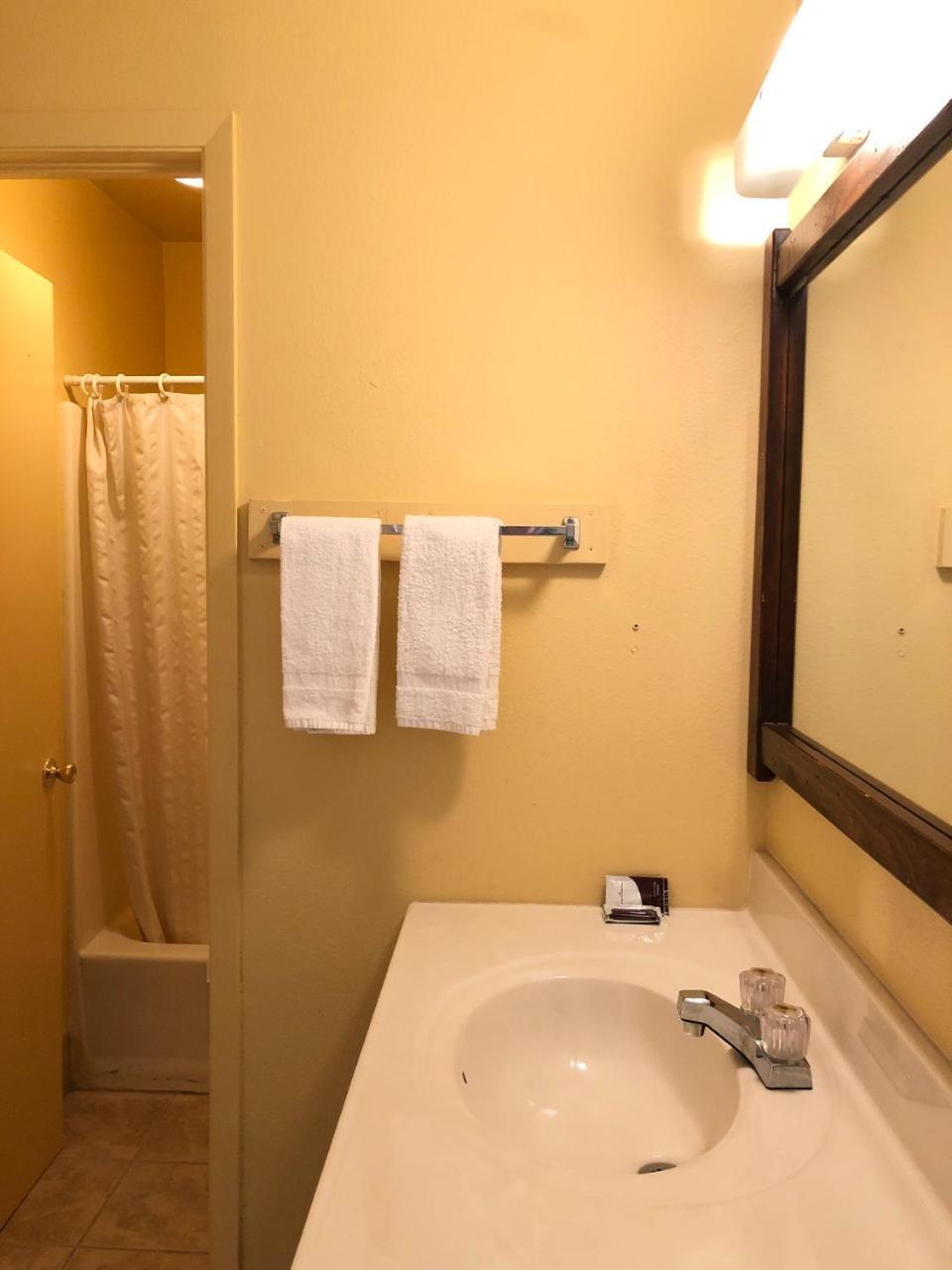 Deluxe Inn Motel Sparks Экстерьер фото